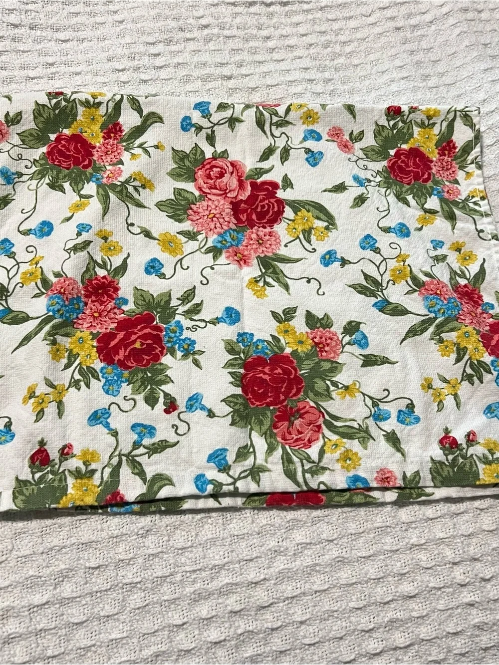 The Pioneer Woman Sweet Rose Potholder & Kitchen Towel Bundle Collectible